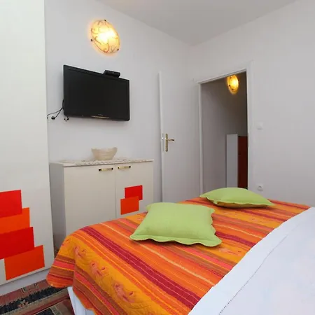 Apartments Jole Vrboska Exterior photo
