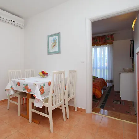 Apartments Jole Vrboska Exterior photo